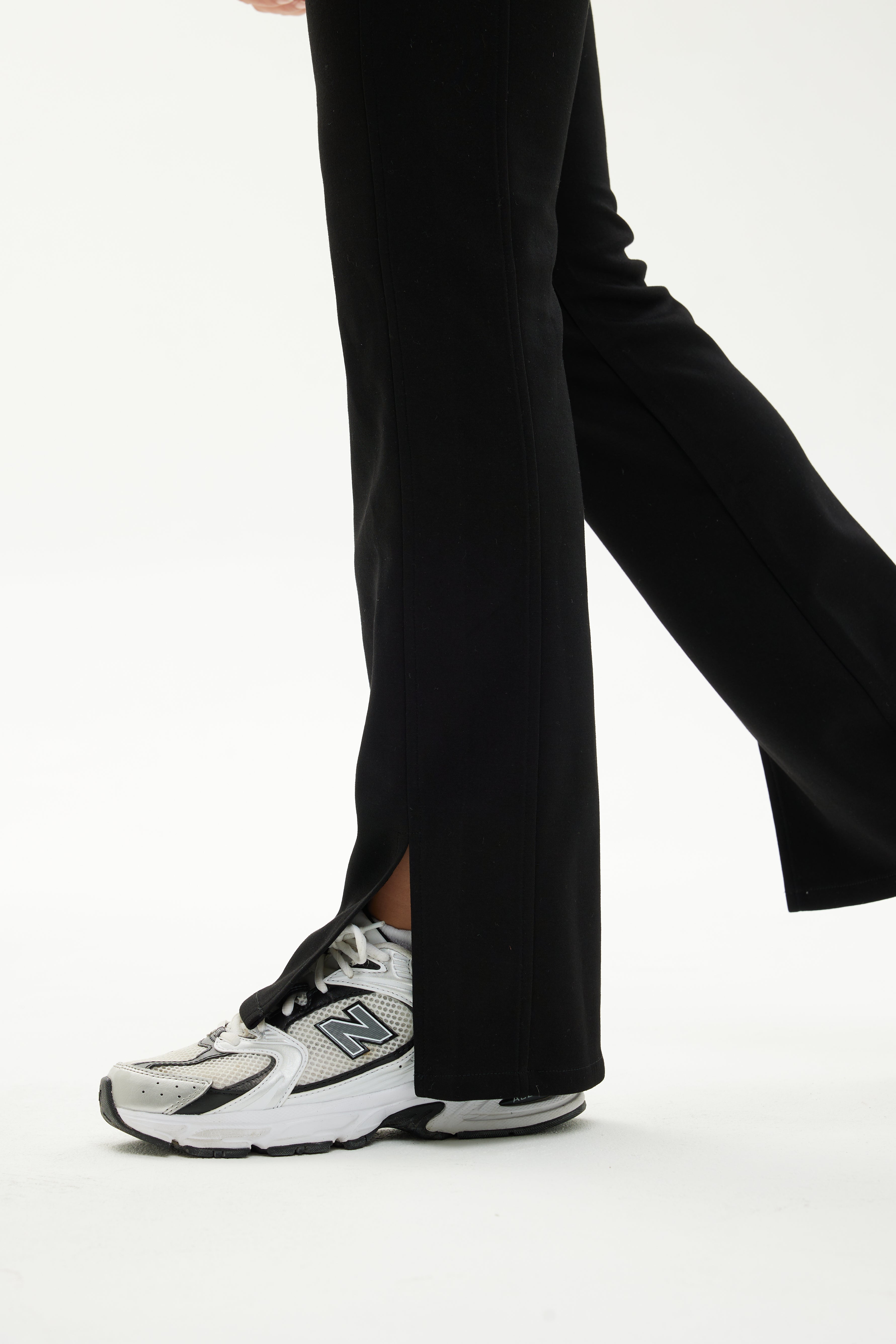 SIGNATURE TROUSER - BLACK